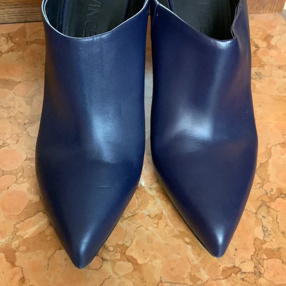 Vince. Sample Navy Leather high heel Booties 6 - Picture 2 of 9